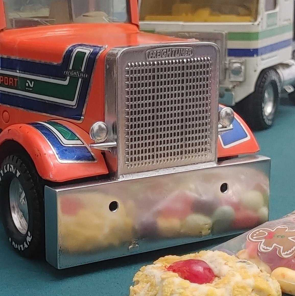 NYLINT FREIGHTLINER Grills - Original/Custom [ SCALE: 1/18