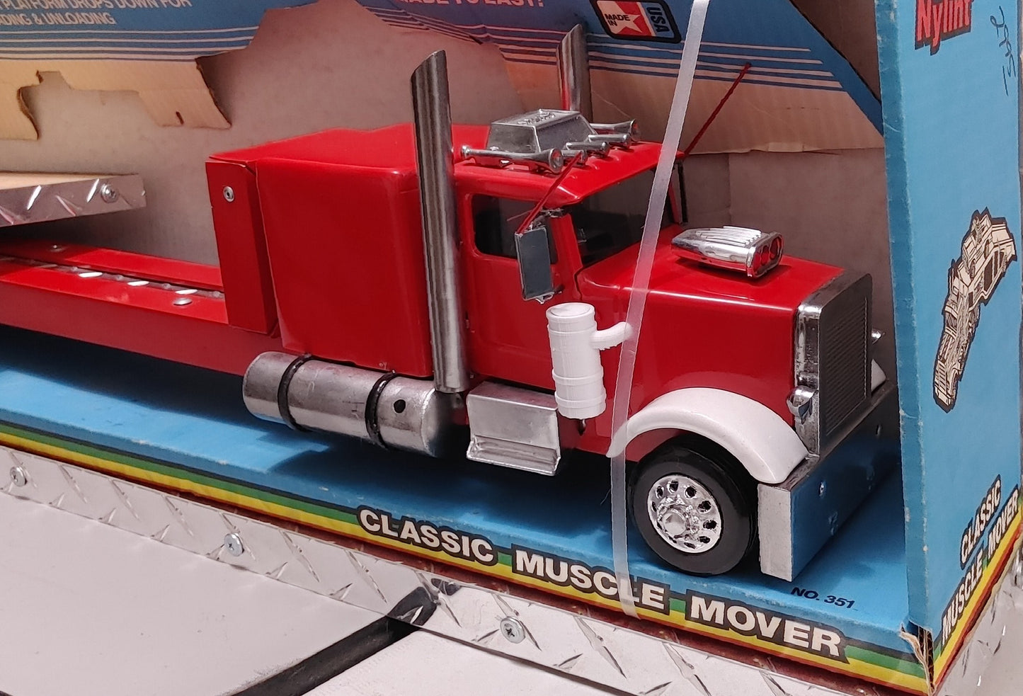 NYLINT Bud Wheels GMC/Freightliner [ Scale: 1/18 ]