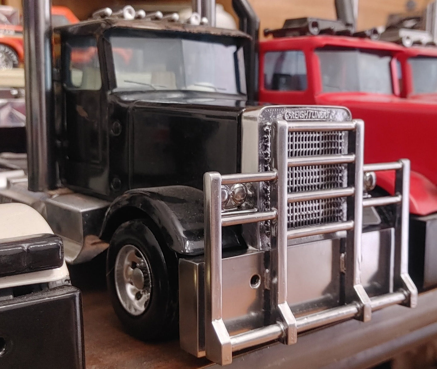 NYLINT Bush Bumper 1-Piece (Freightliner/GMC/W900/Peterbilt) [ SCALE: 1/18 ]