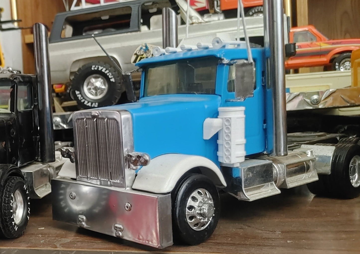 NYLINT Bud Wheels GMC/Freightliner [ Scale: 1/18 ]