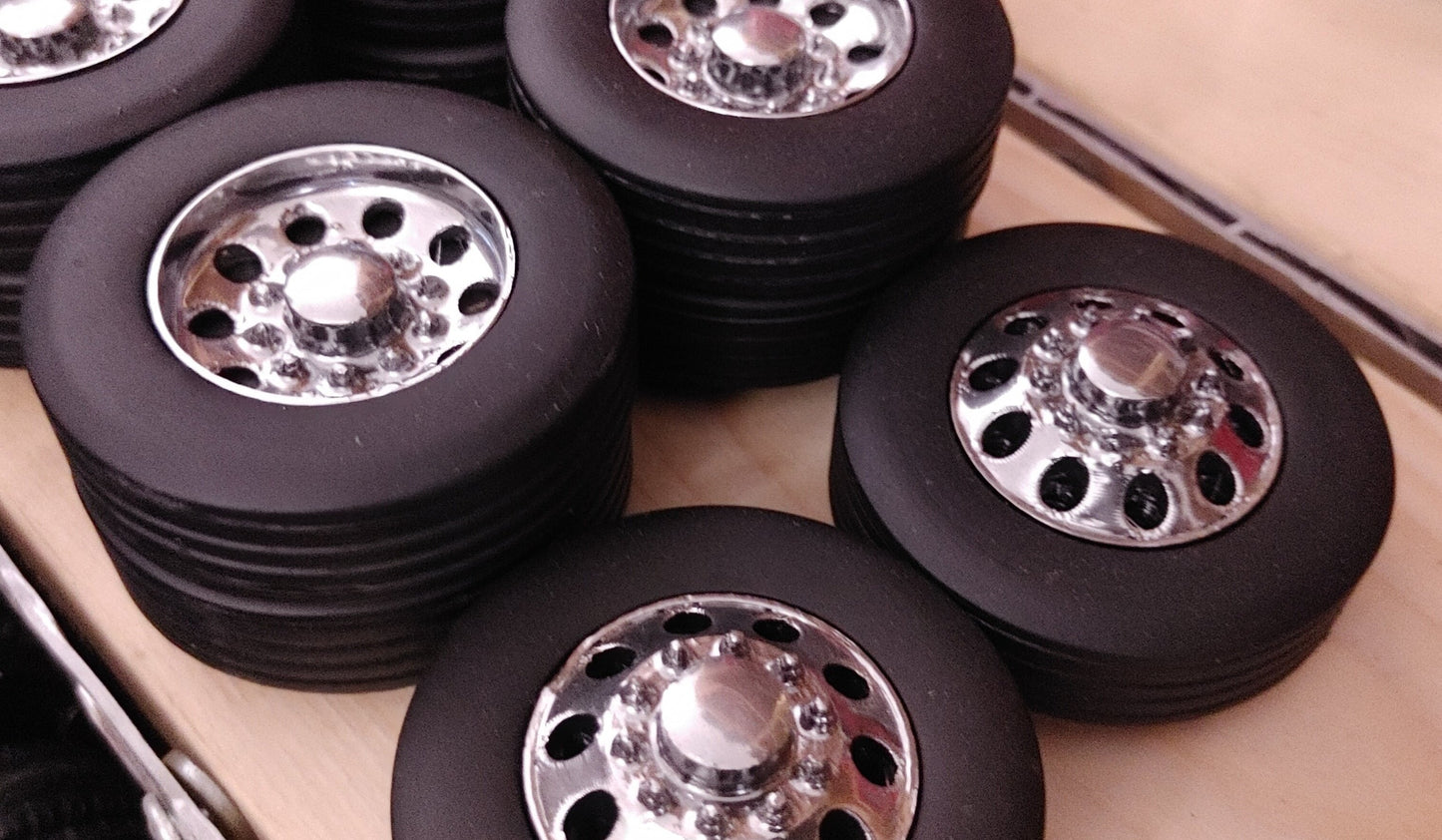 NYLINT L9000 Custom Bud Wheels [ Scale: 1/12 ]