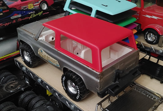 NYLINT CHEVY BLAZER FLAT TOP (SNAP-ON) [ SCALE: 1/12 ]