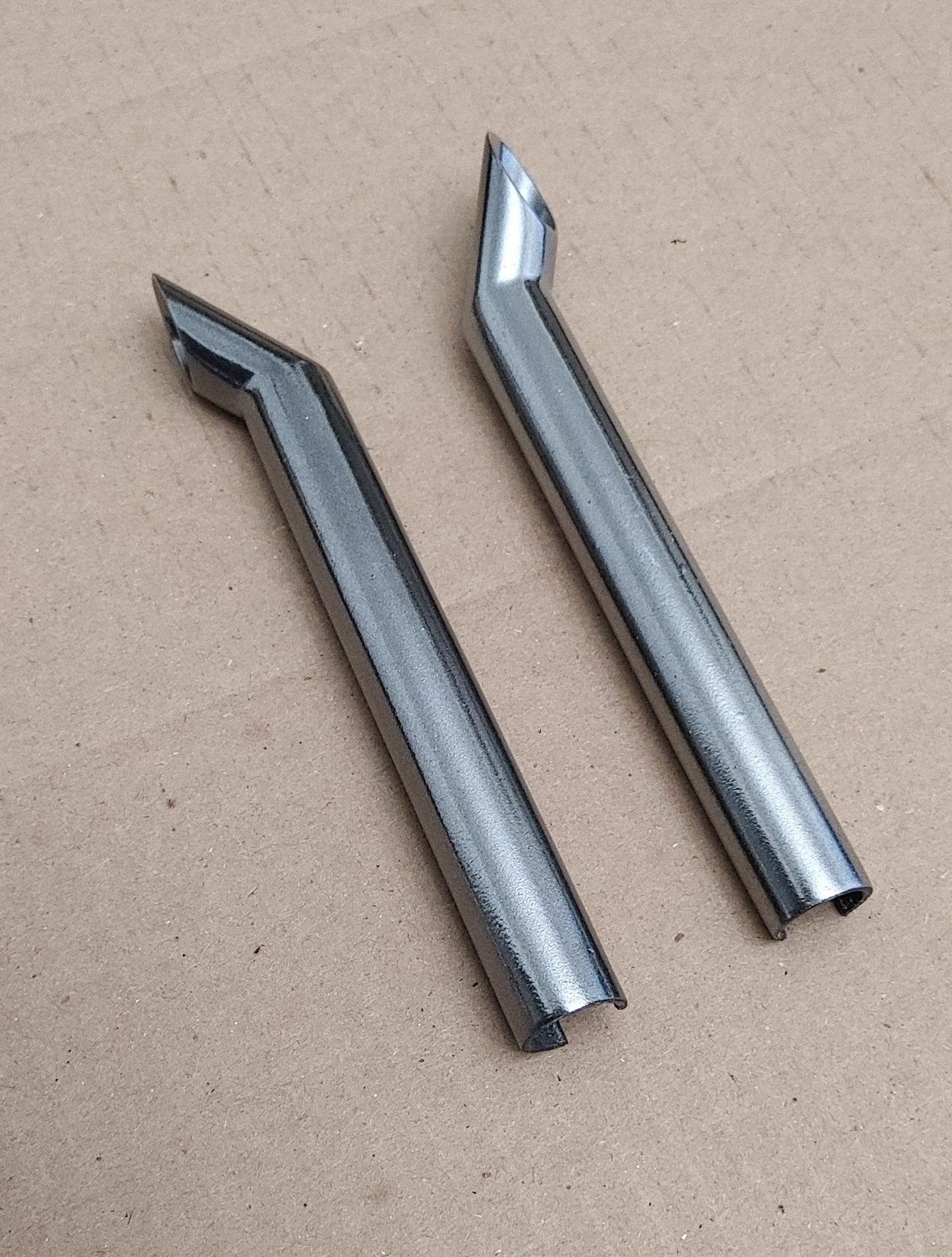 NYLINT Curved-Tip Exhaust Set (SNAP-ON) [ Scale: 1/18 ]