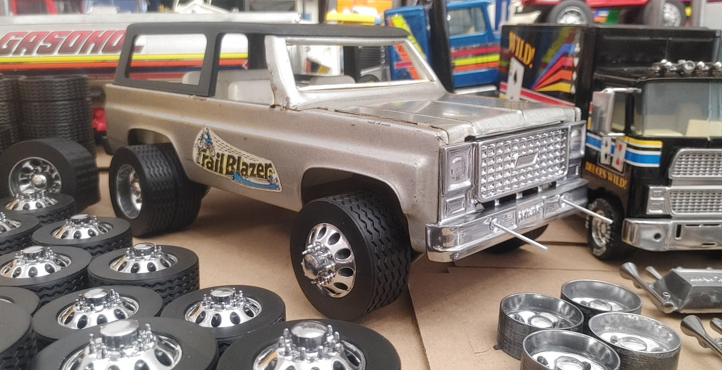 NYLINT BLAZER/C10 Dually Bud Wheels [ SCALE: 1/12 ]