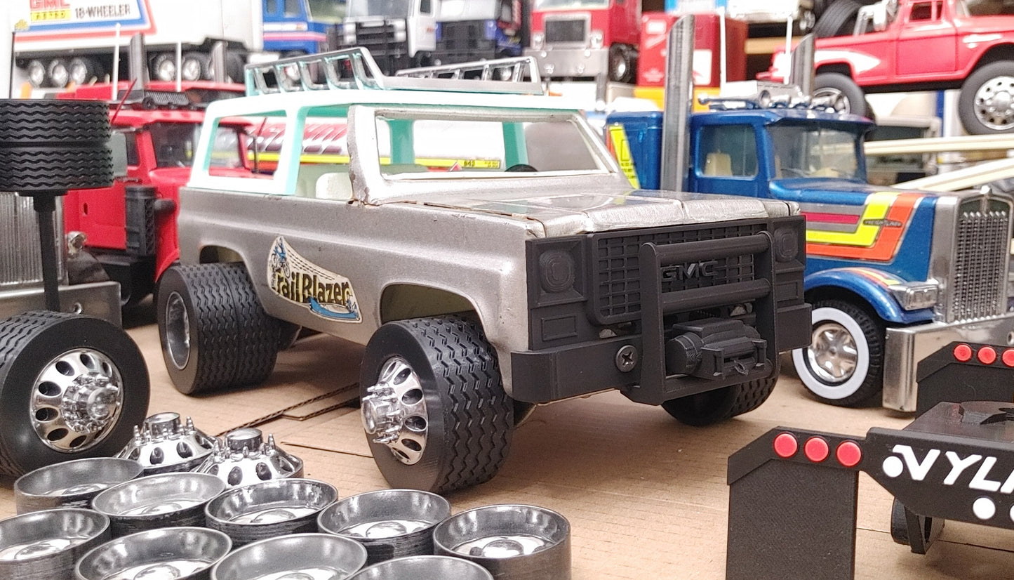 NYLINT BLAZER/C10 GMC/CHEVY Grills - Custom [ SCALE: 1/12 ]