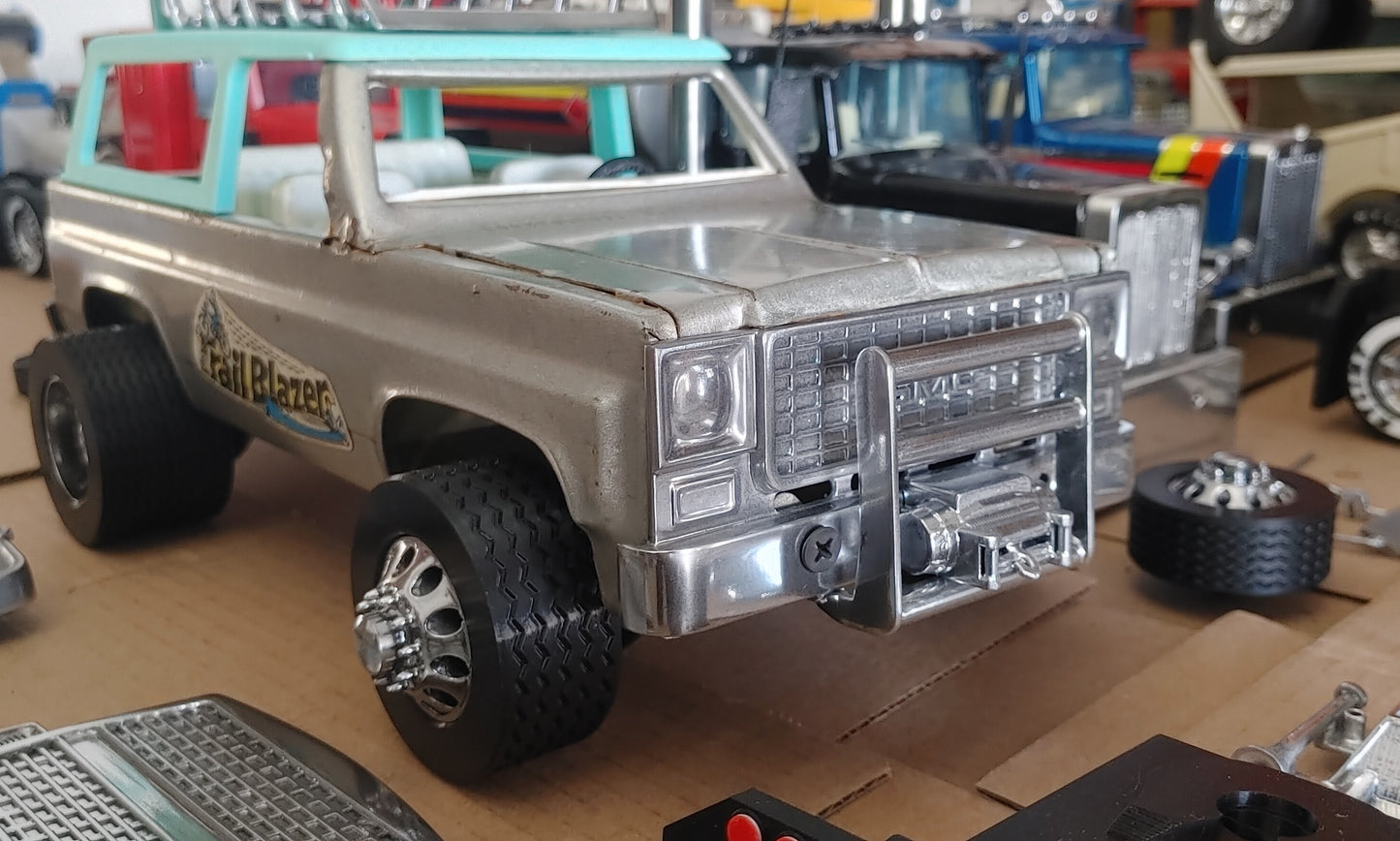 NYLINT BLAZER/C10 GMC/CHEVY Grills - Custom [ SCALE: 1/12 ]