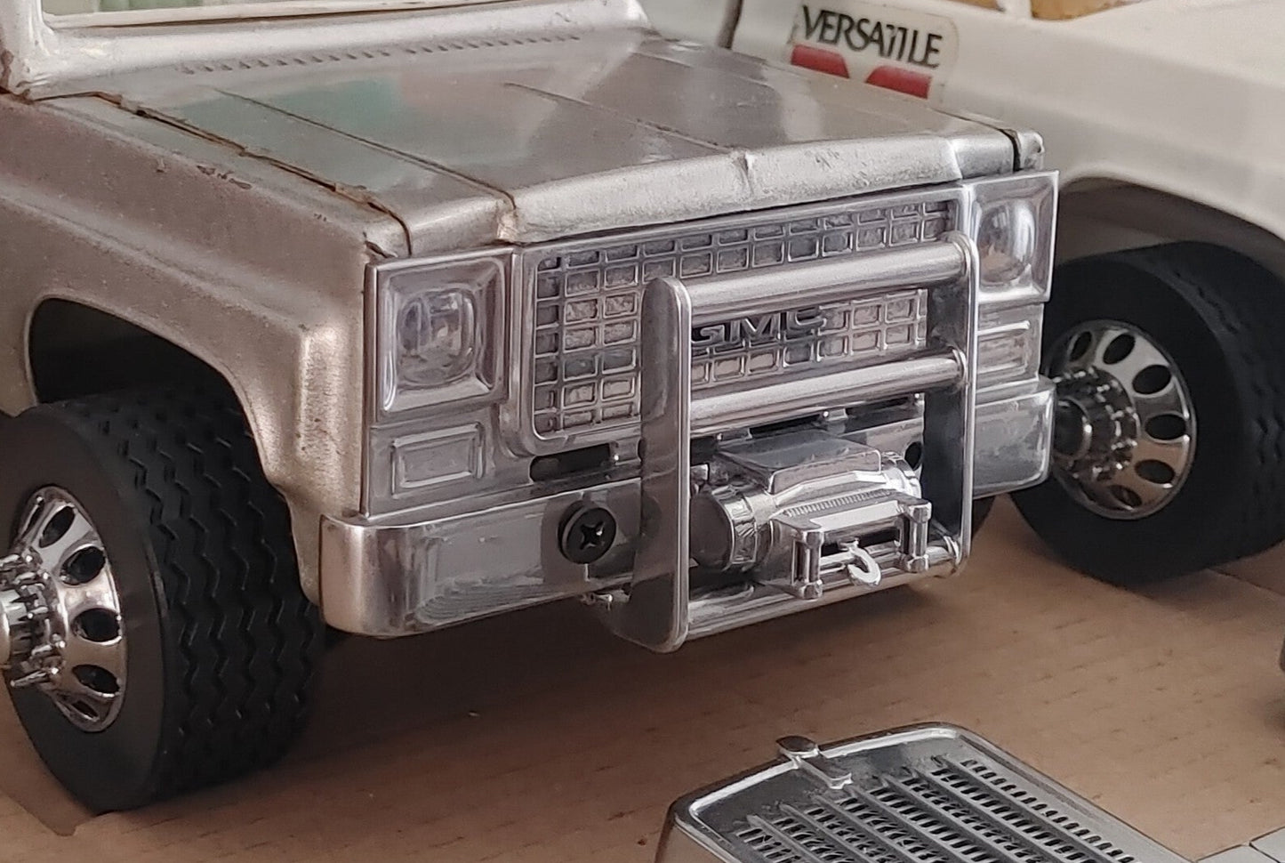 NYLINT BLAZER/C10 GMC/CHEVY Grills - Custom [ SCALE: 1/12 ]