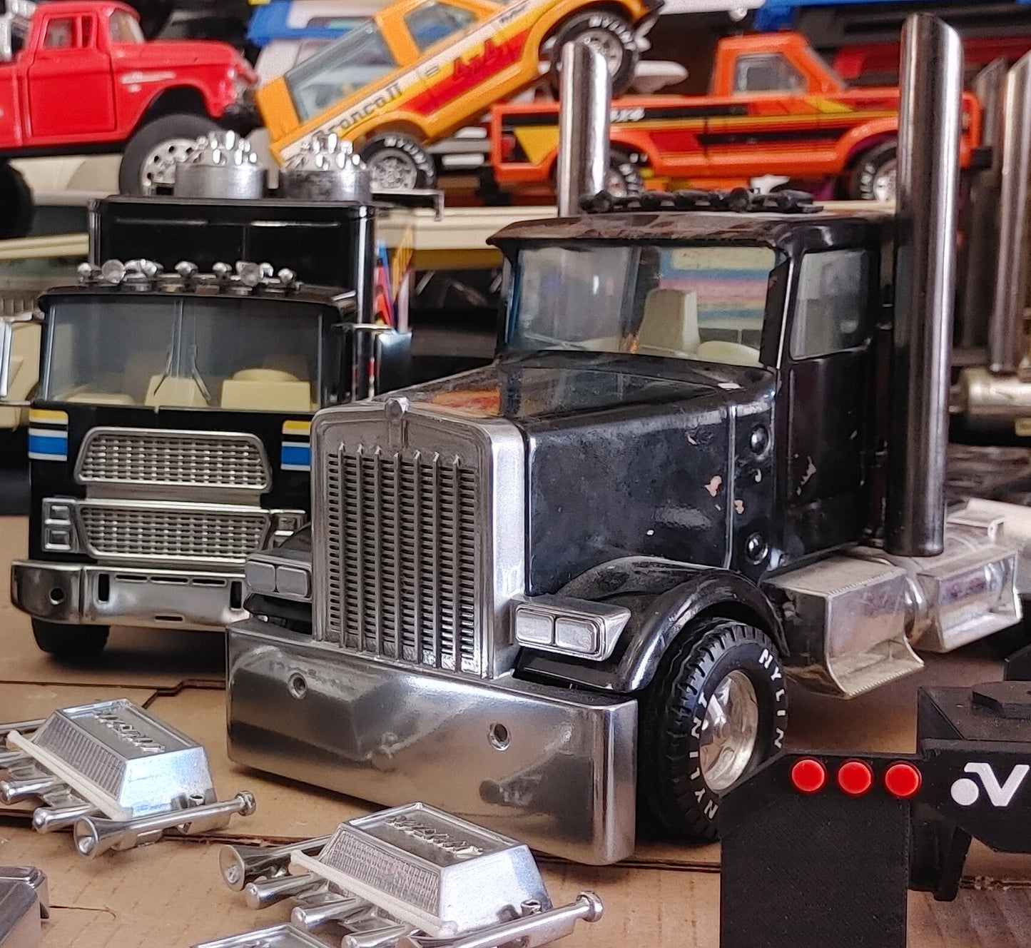 NYLINT KENWORTH W900 Grills - Original/Custom [ SCALE: 1/18 ]