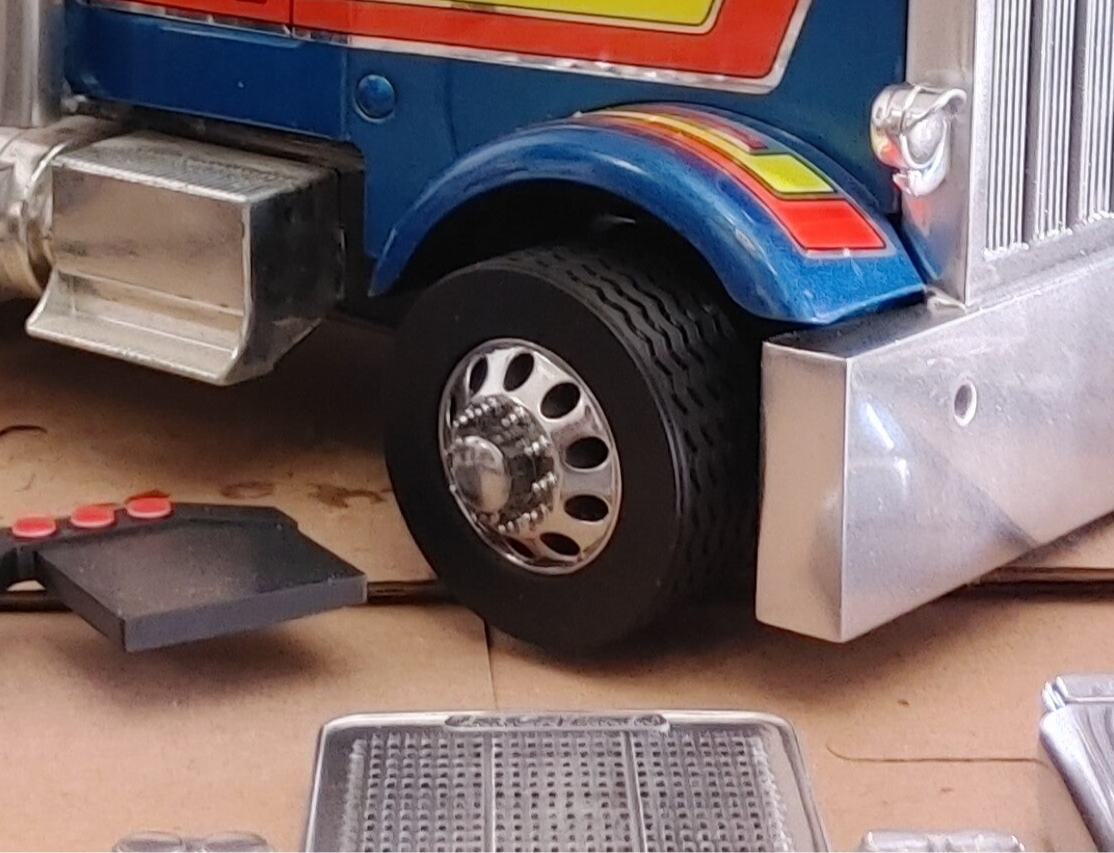 NYLINT Bud Wheels GMC/Freightliner [ Scale: 1/18 ]