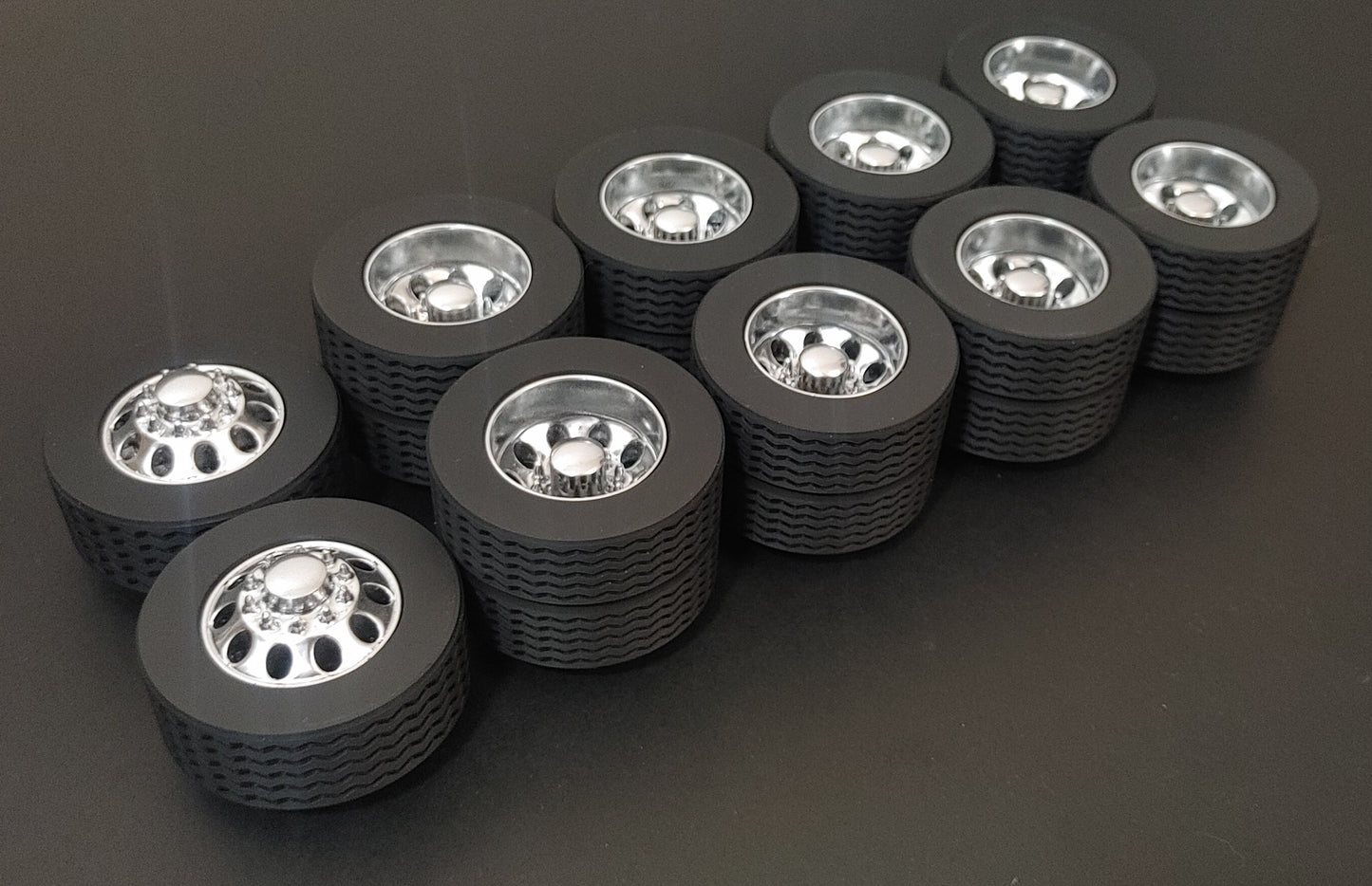NYLINT Bud Wheels Freightliner/GMC [ Scale: 1/18 ]
