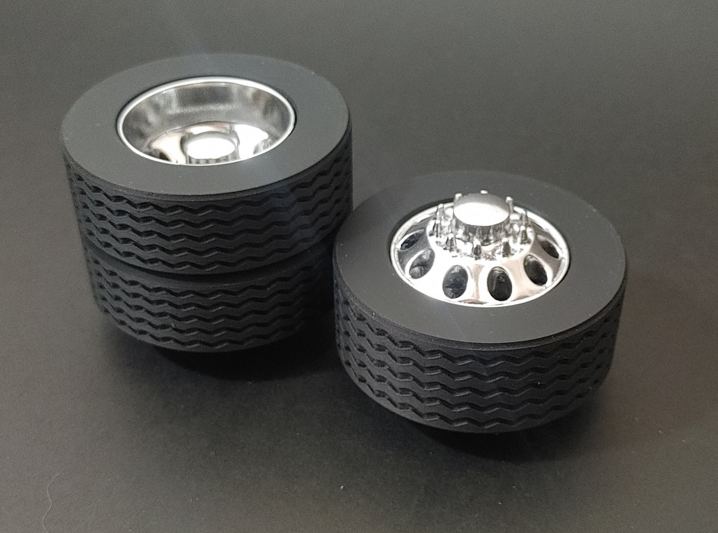NYLINT Bud Wheels Freightliner/GMC [ Scale: 1/18 ]