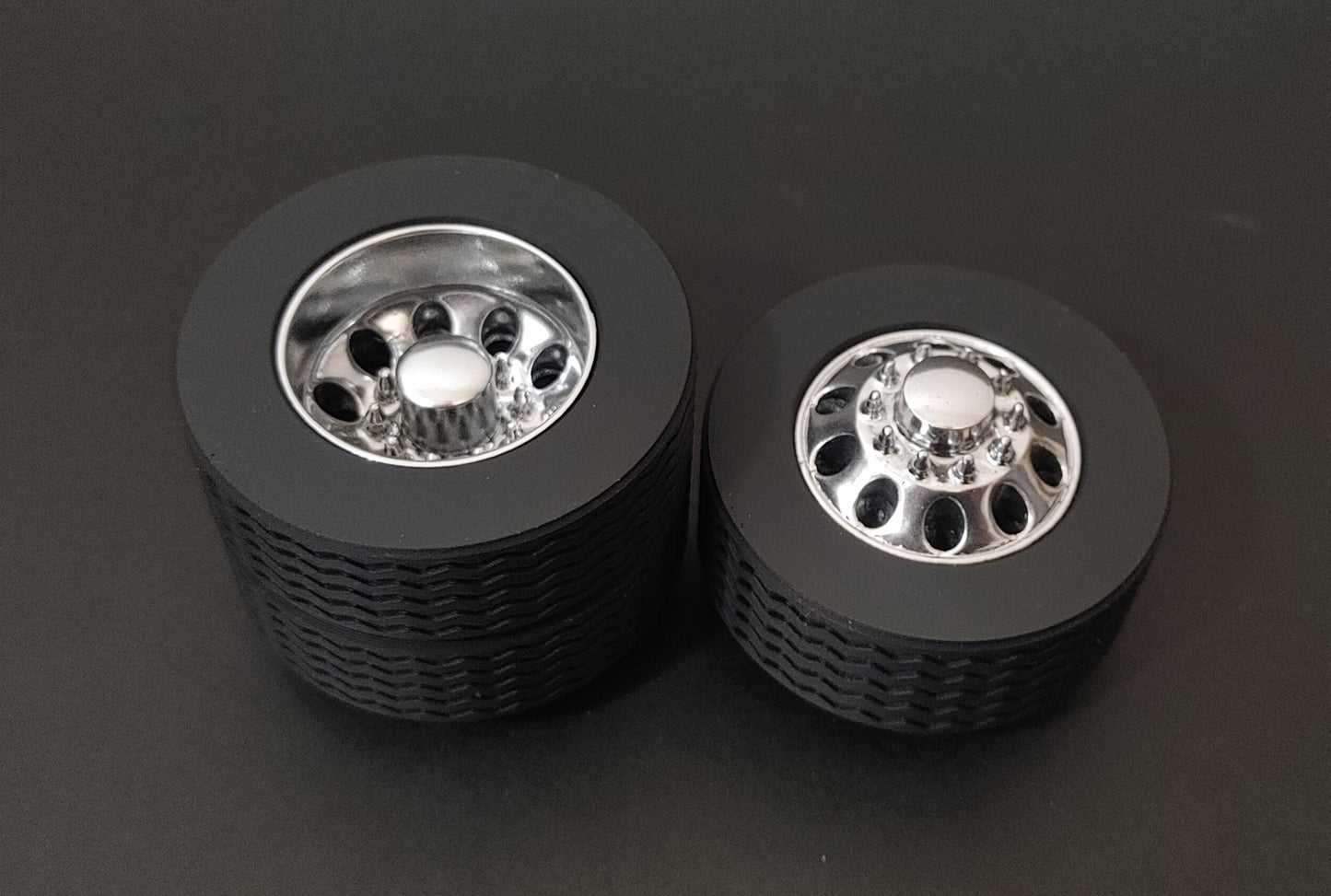 NYLINT Bud Wheels Freightliner/GMC [ Scale: 1/18 ]