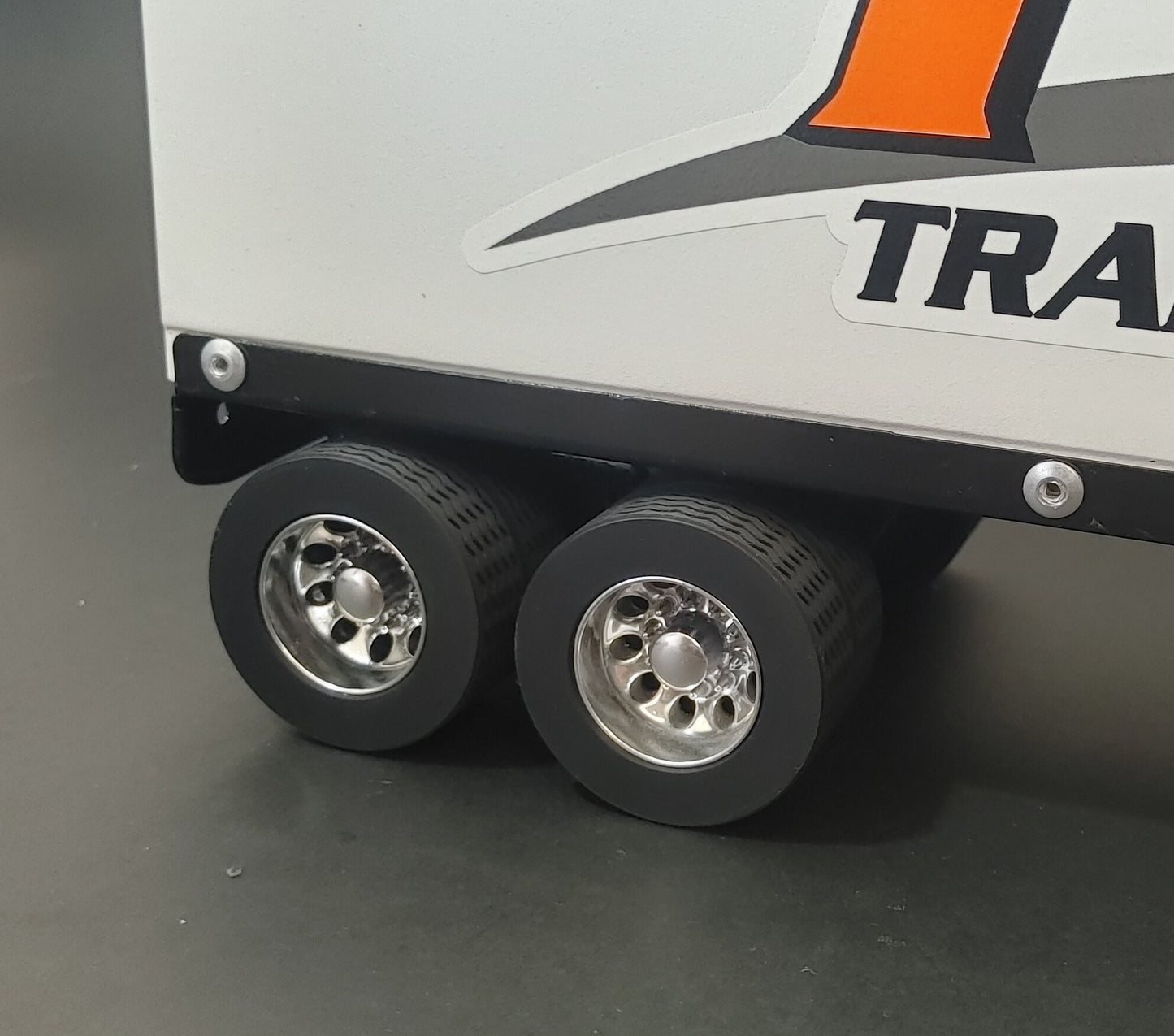 NYLINT Bud Wheels Freightliner/GMC [ Scale: 1/18 ]